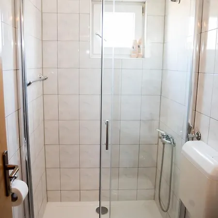 Rosanda, 200m From Church Pensionat *